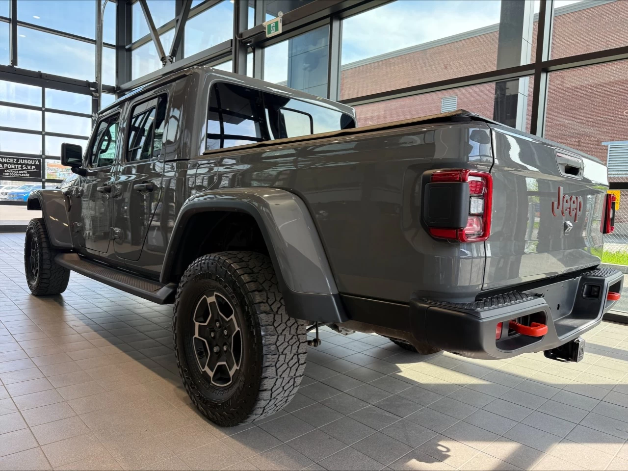 2022 Jeep Gladiator Mojave https://www.acuramontrealcentre.com/resize/b990ff35b810a3abc0cc817b2ca24889-1