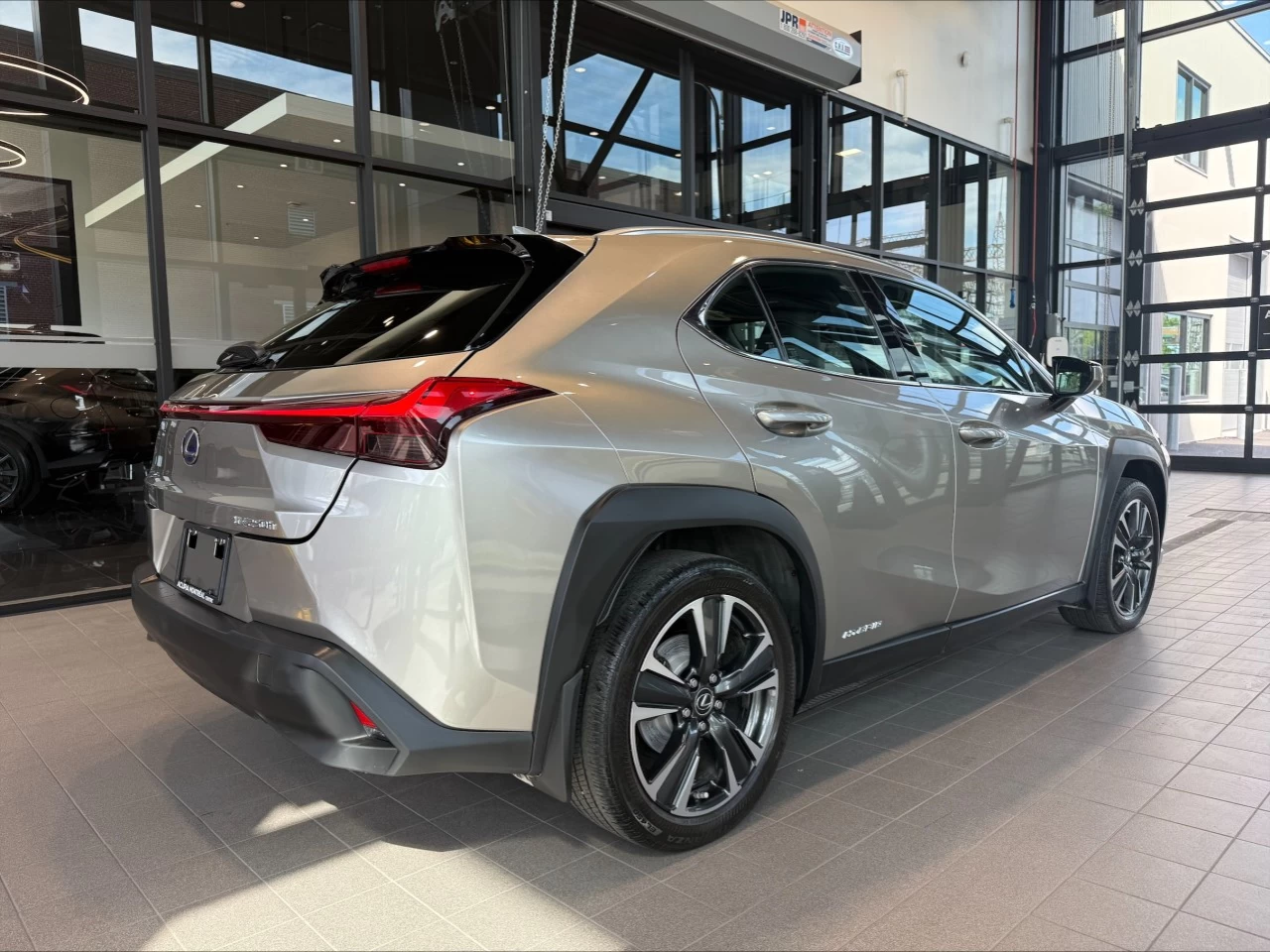 2021 Lexus UX250h UX 250h https://www.acuramontrealcentre.com/resize/b990ff35b810a3abc0cc817b2ca24889-1