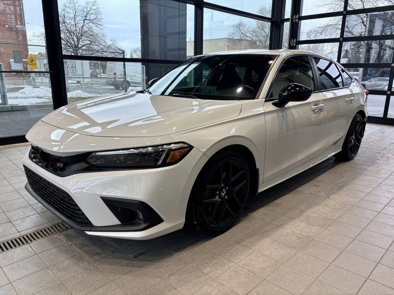 2022 Honda Civic Si berline Manual https://www.acuramontrealcentre.com/resize/b990ff35b810a3abc0cc817b2ca24889-1