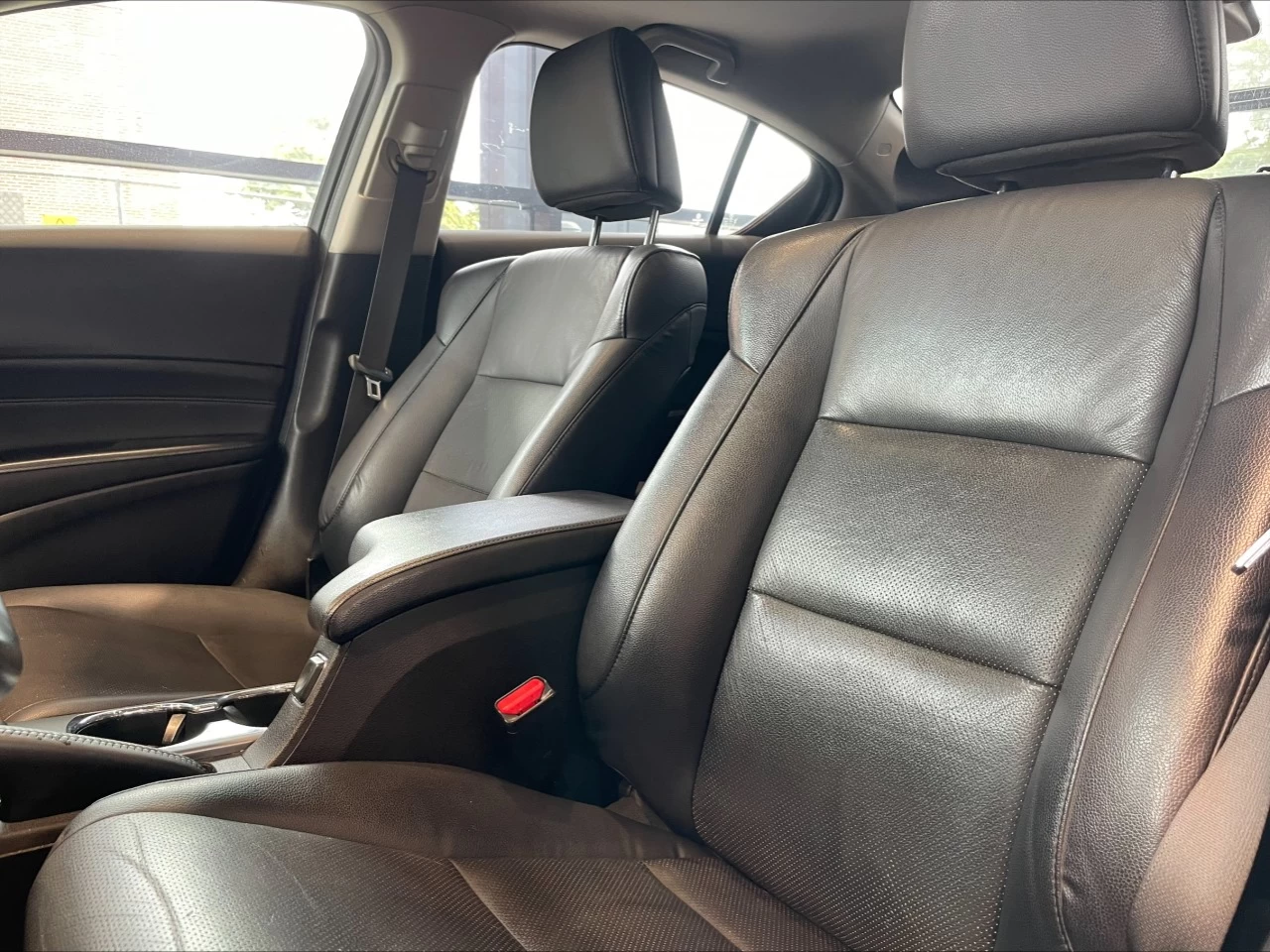 2015 Acura ILX Premium Pkg https://www.acuramontrealcentre.com/resize/b990ff35b810a3abc0cc817b2ca24889-1