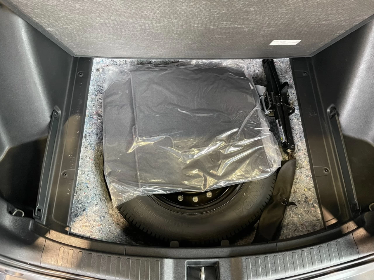 2022 Honda CR-V EX-L https://www.acuramontrealcentre.com/resize/b990ff35b810a3abc0cc817b2ca24889-1