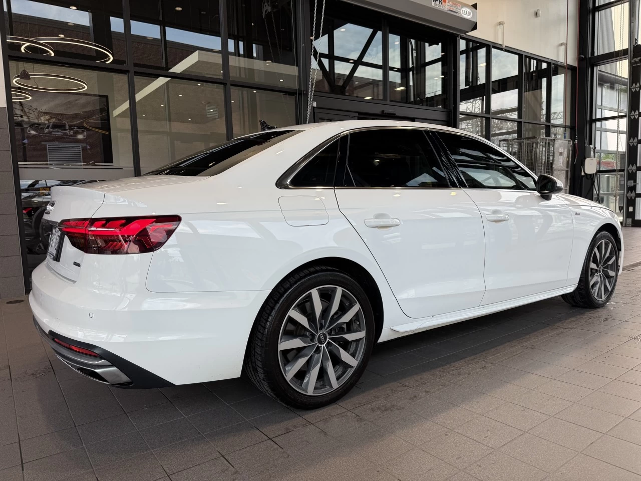 2021 Audi A4 Quattro Komfort 45 TFSI https://www.acuramontrealcentre.com/resize/b990ff35b810a3abc0cc817b2ca24889-1