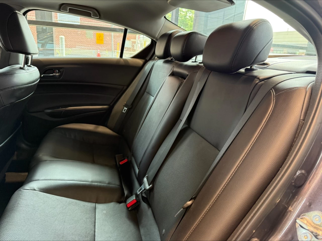 2018 Acura ILX Premium/Tech https://www.acuramontrealcentre.com/resize/b990ff35b810a3abc0cc817b2ca24889-1