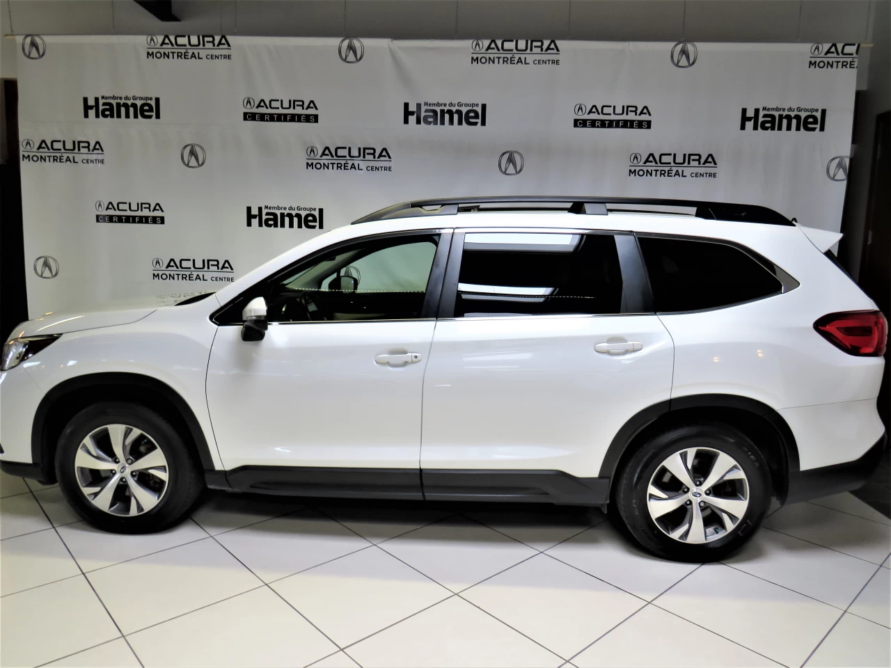 2019 Subaru Ascent Touring https://www.acuramontrealcentre.com/resize/b990ff35b810a3abc0cc817b2ca24889-1