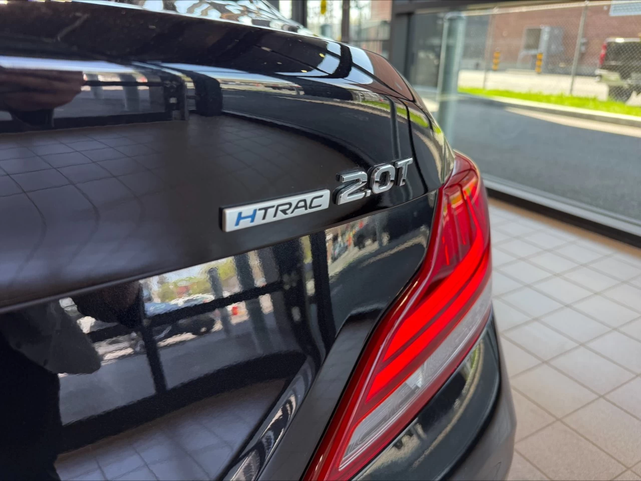 2021 Genesis G70 2.0T Advanced https://www.acuramontrealcentre.com/resize/b990ff35b810a3abc0cc817b2ca24889-1