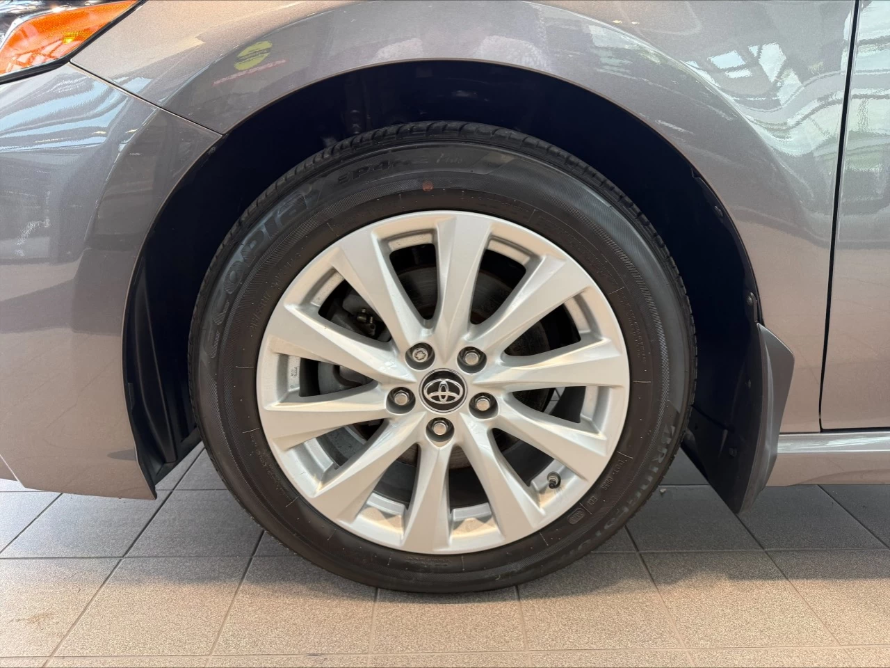 2019 Toyota Camry SE https://www.acuramontrealcentre.com/resize/b990ff35b810a3abc0cc817b2ca24889-1