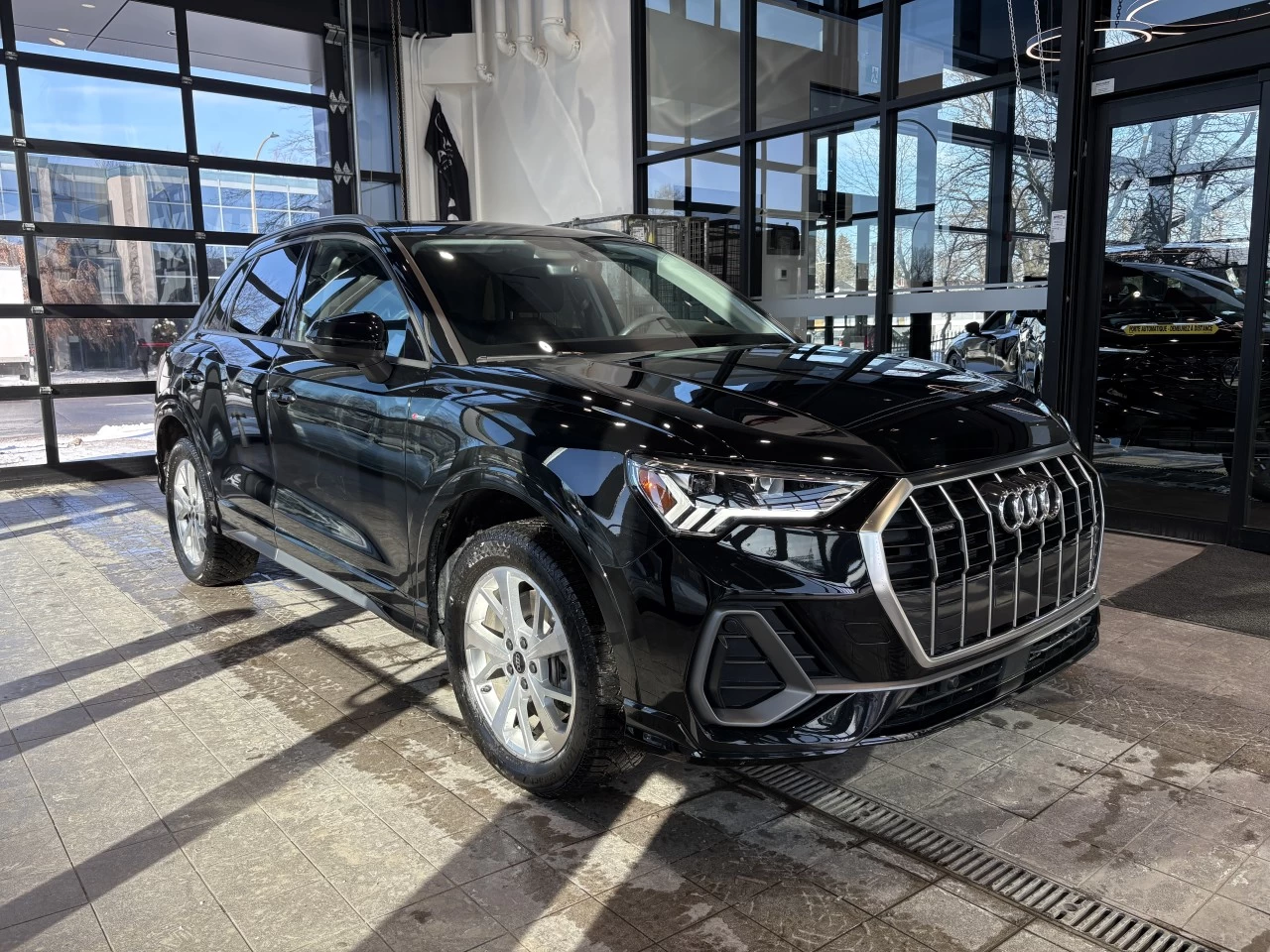 2024 Audi Q3 Premium S Line https://www.acuramontrealcentre.com/resize/b990ff35b810a3abc0cc817b2ca24889-1