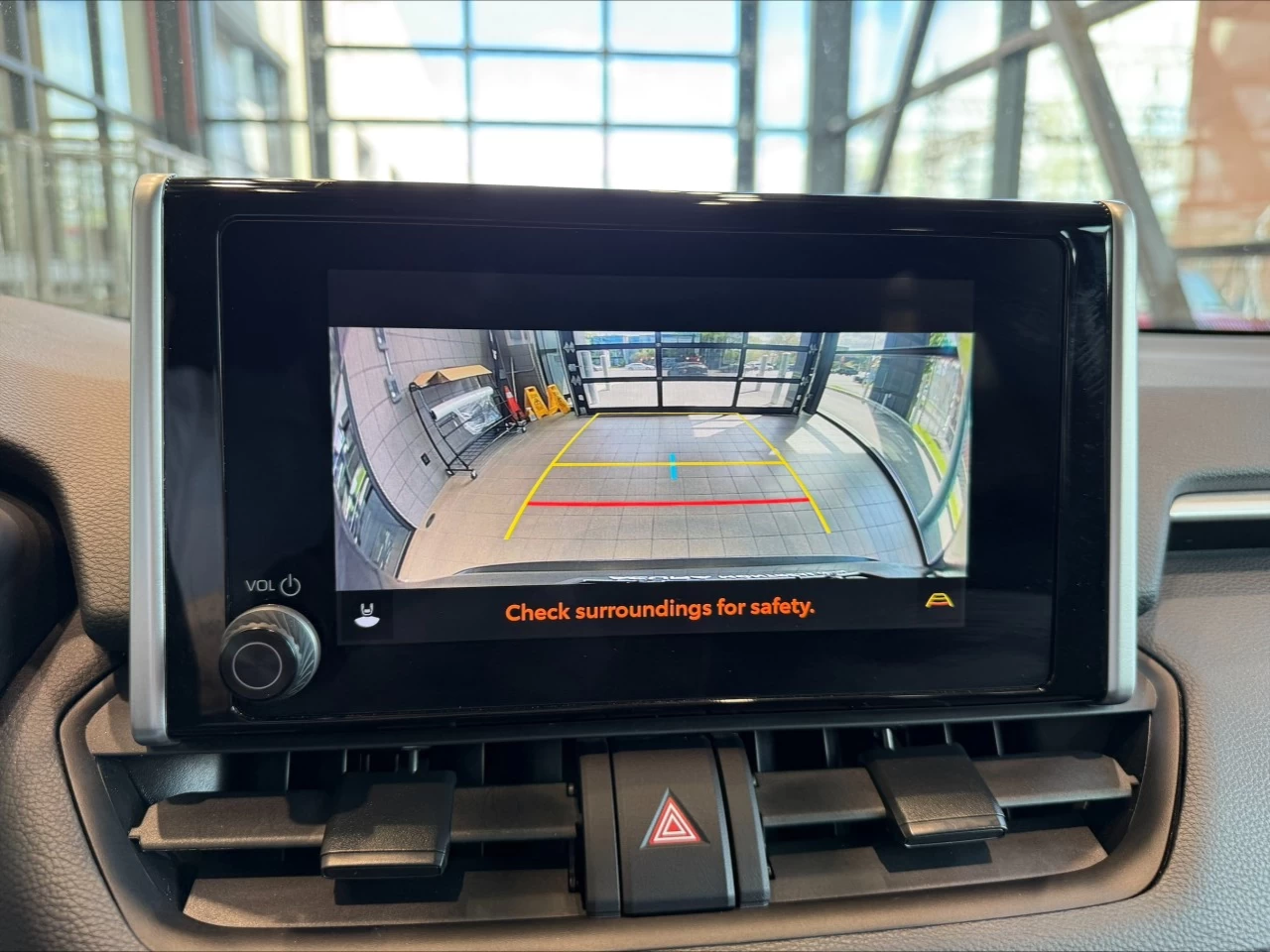2023 Toyota RAV4 LE https://www.acuramontrealcentre.com/resize/b990ff35b810a3abc0cc817b2ca24889-1