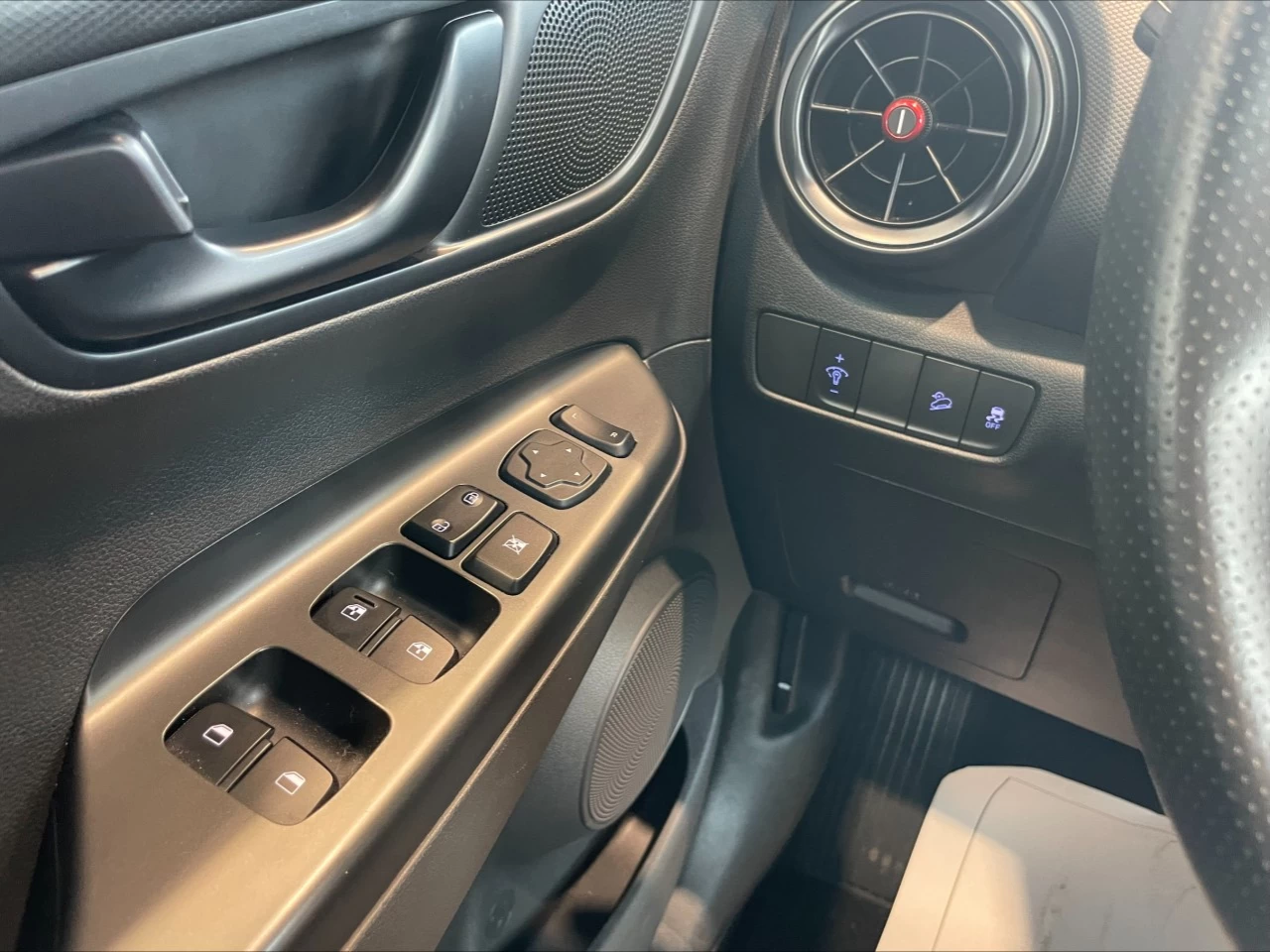 2022 Hyundai Kona 1.6T N Line https://www.acuramontrealcentre.com/resize/b990ff35b810a3abc0cc817b2ca24889-1