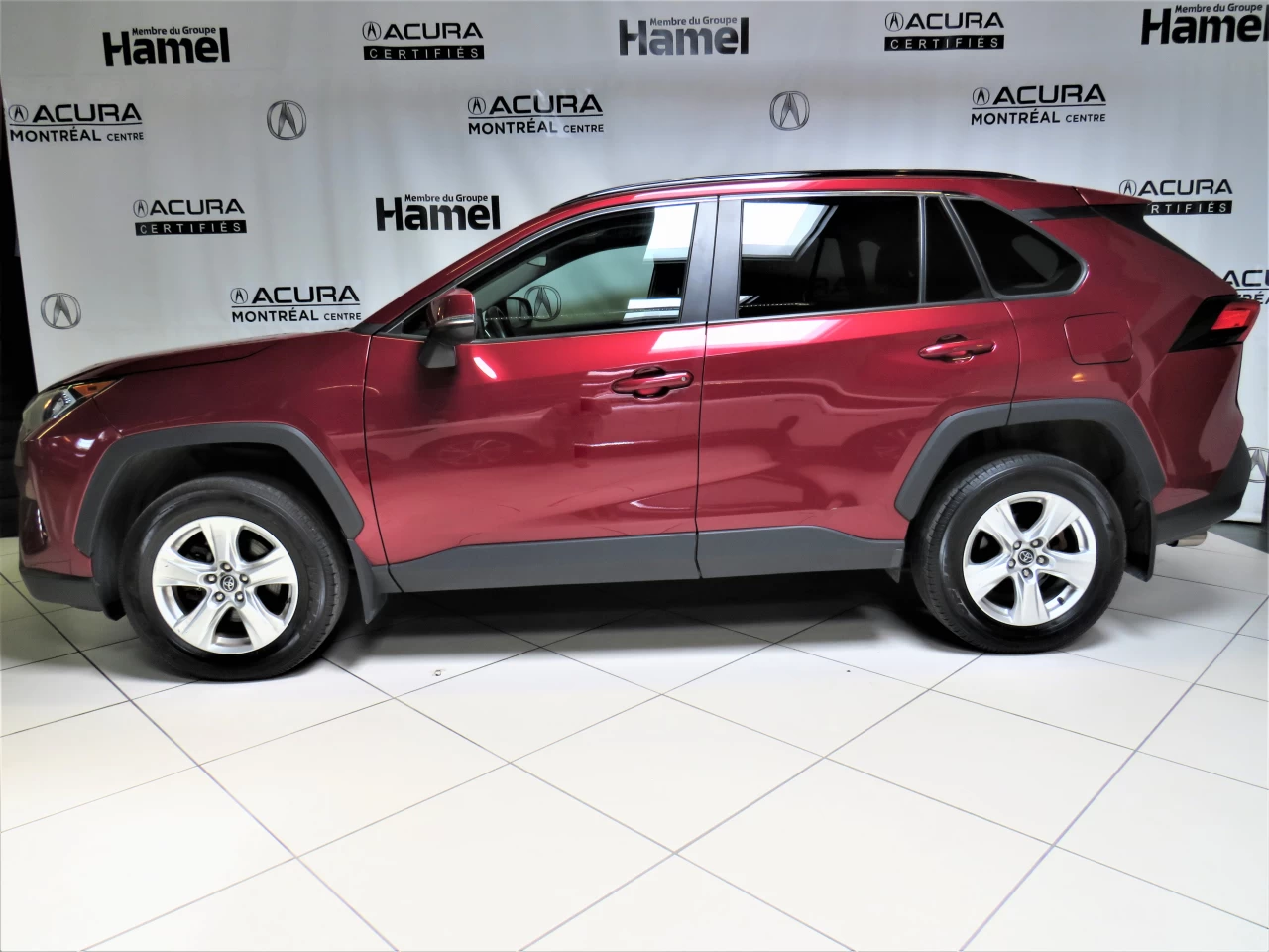 2020 Toyota RAV4 XLE https://www.acuramontrealcentre.com/resize/b990ff35b810a3abc0cc817b2ca24889-1