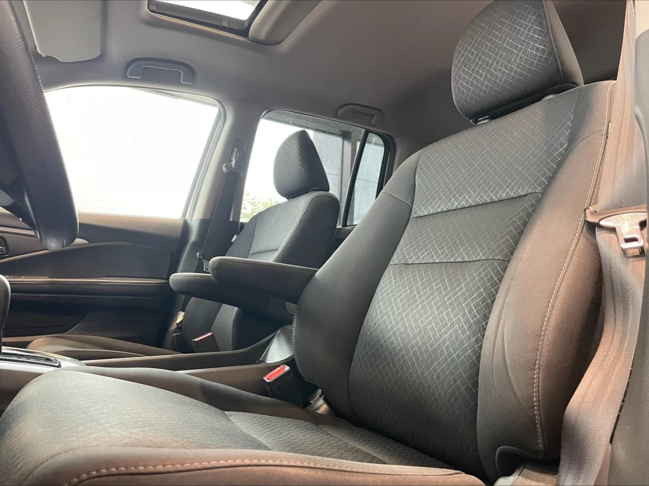 2017 Honda Ridgeline Sport https://www.acuramontrealcentre.com/resize/b990ff35b810a3abc0cc817b2ca24889-1
