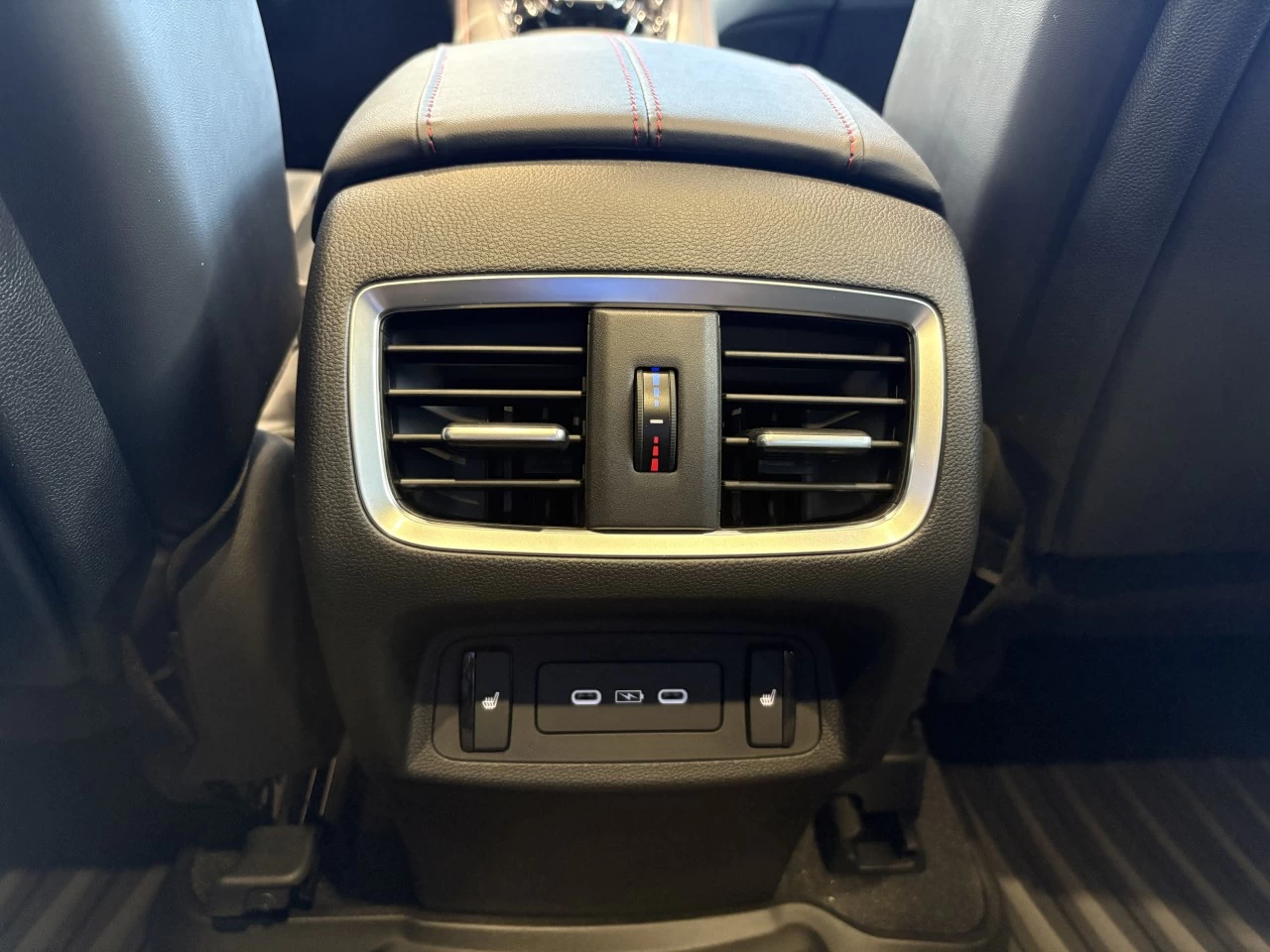 2026 Acura ADX Platinum Elite A-Spec Image principale