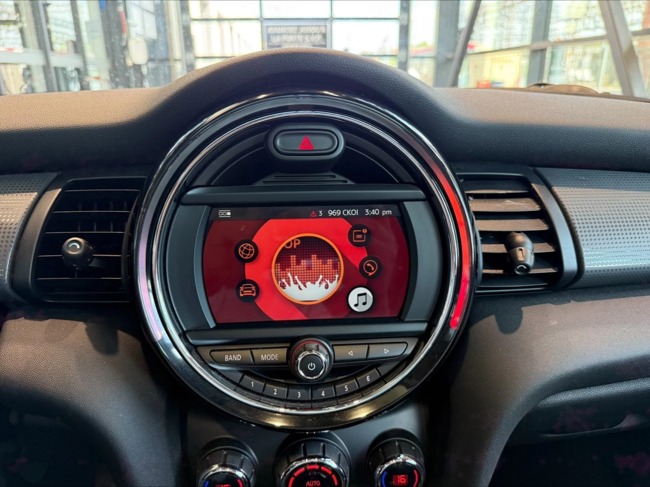 2019 Mini Cooper Cooper https://www.acuramontrealcentre.com/resize/b990ff35b810a3abc0cc817b2ca24889-1