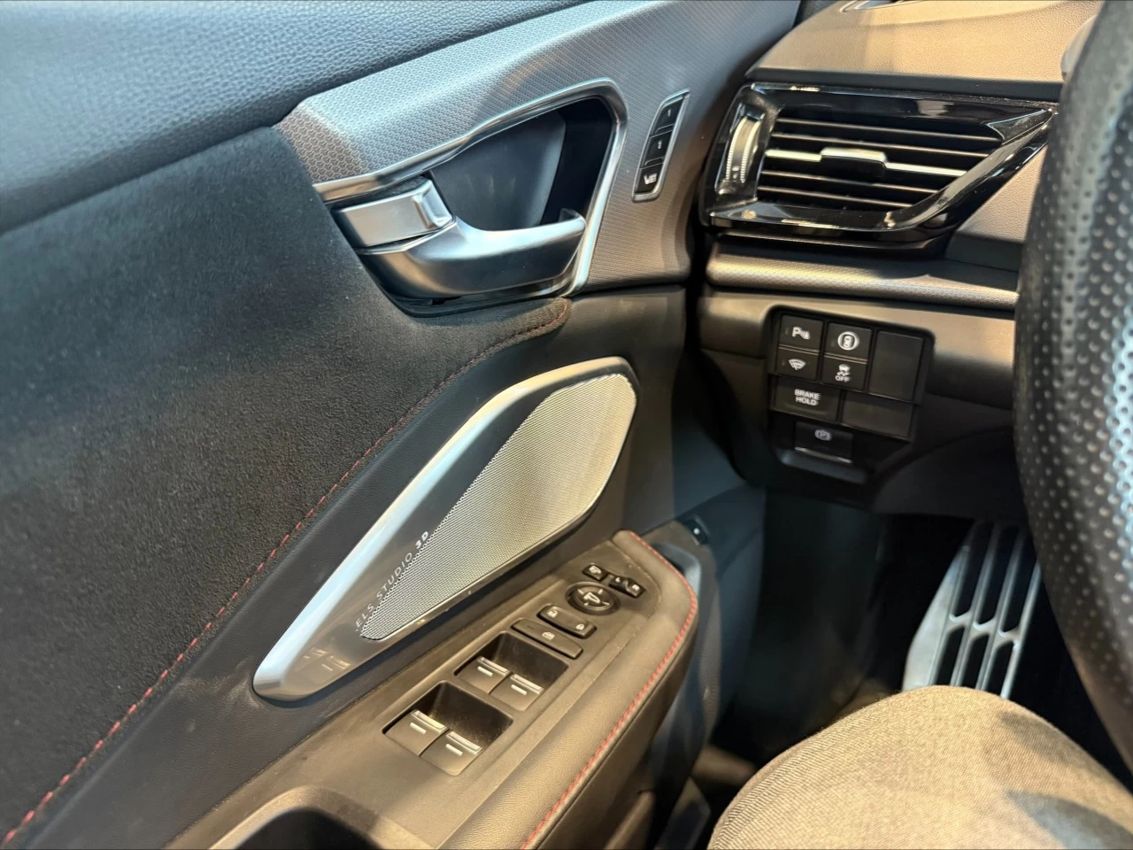 2023 Acura RDX A-Spec https://www.acuramontrealcentre.com/resize/b990ff35b810a3abc0cc817b2ca24889-1