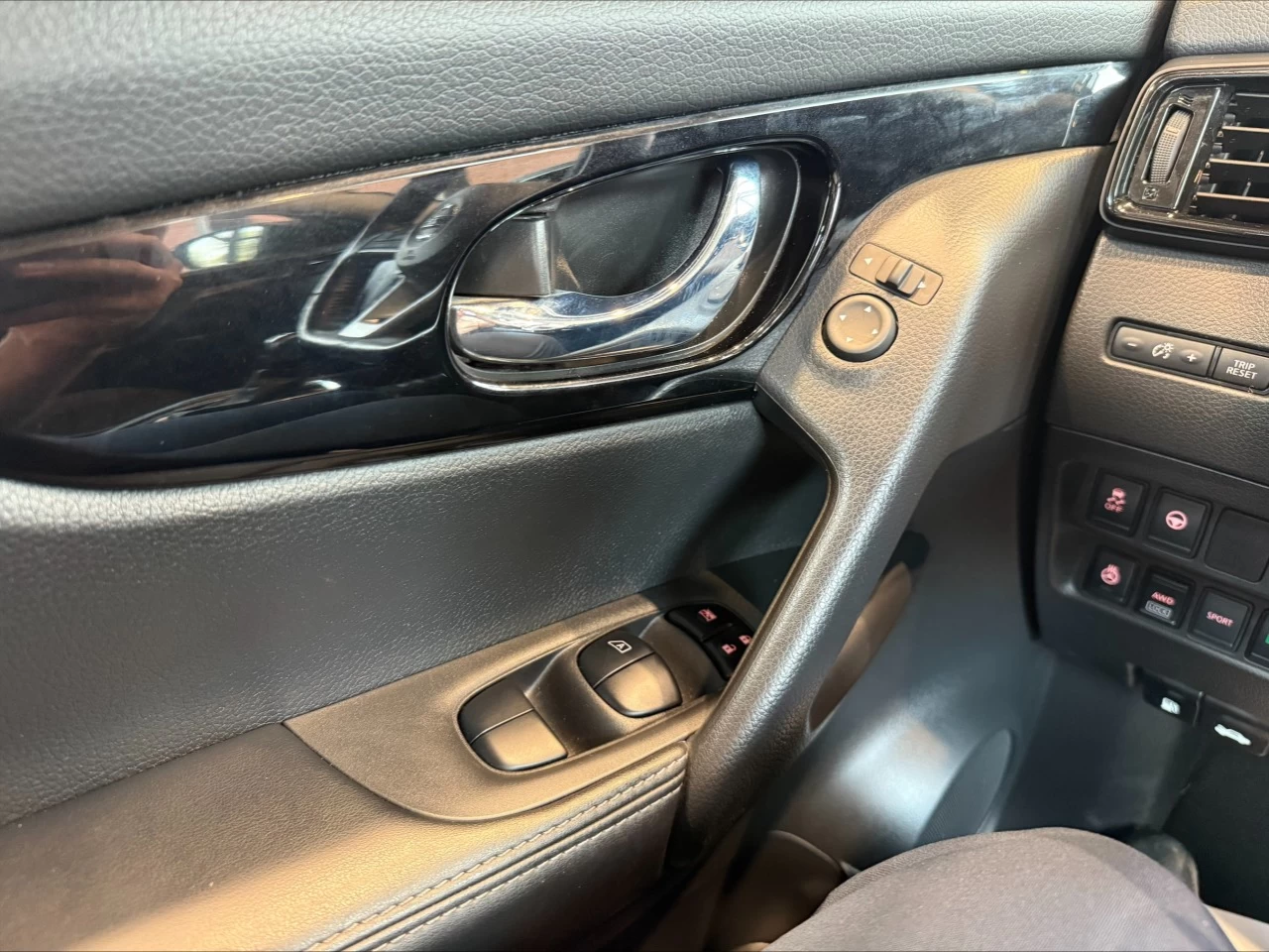 2021 Nissan Qashqai SL https://www.acuramontrealcentre.com/resize/b990ff35b810a3abc0cc817b2ca24889-1
