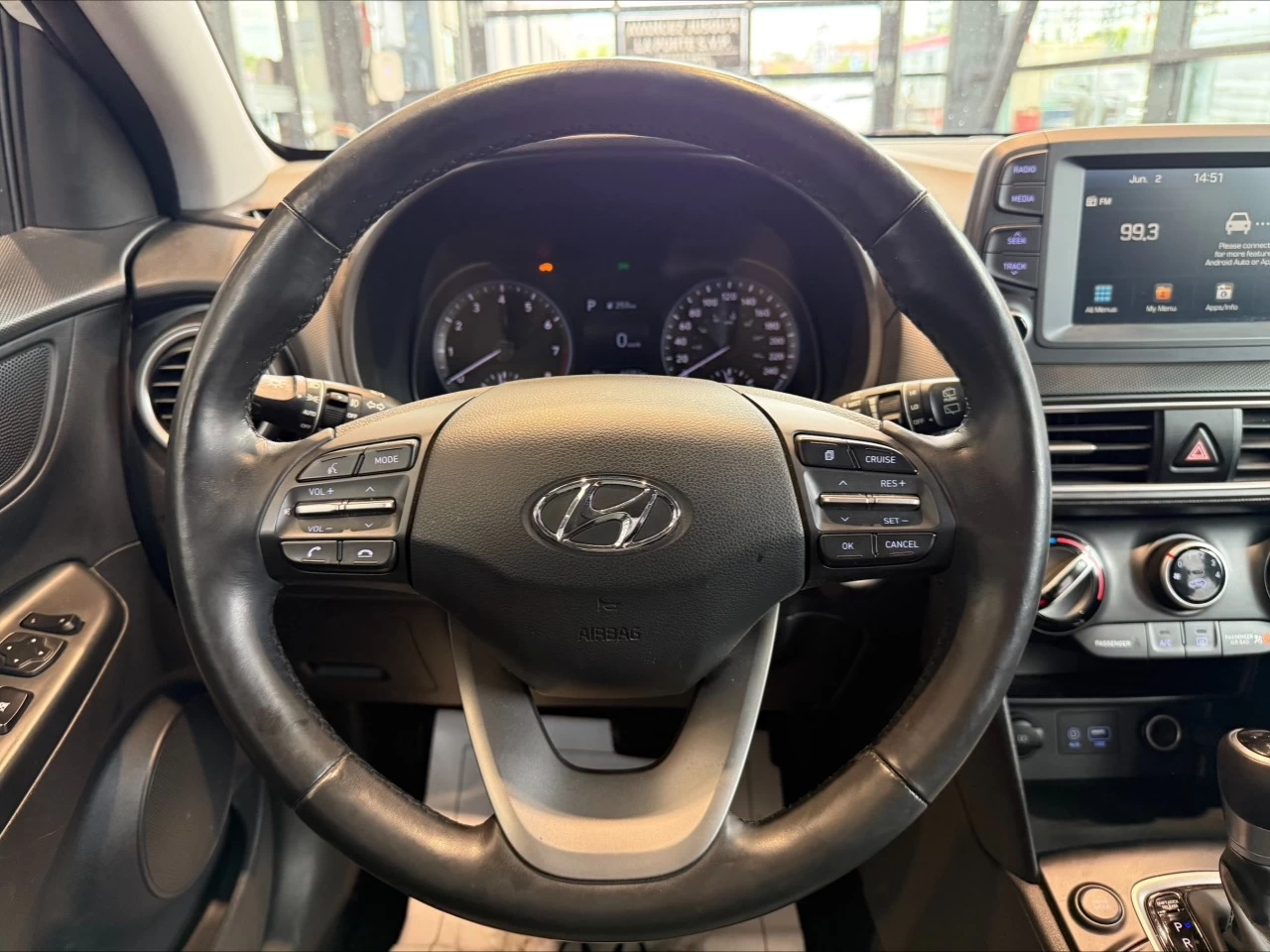 2020 Hyundai Kona Preferred https://www.acuramontrealcentre.com/resize/b990ff35b810a3abc0cc817b2ca24889-1