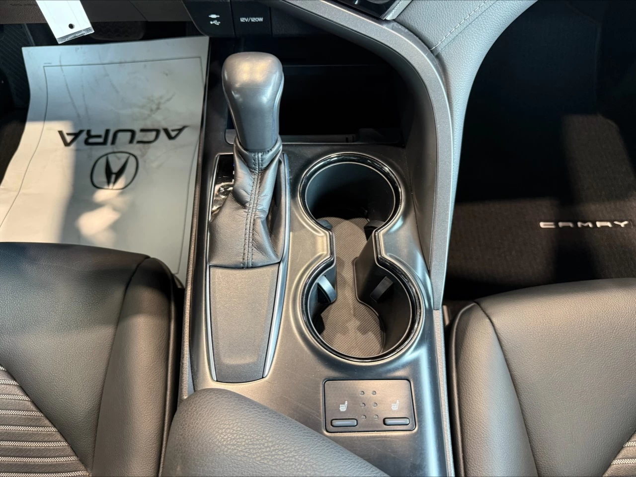 2019 Toyota Camry SE https://www.acuramontrealcentre.com/resize/b990ff35b810a3abc0cc817b2ca24889-1