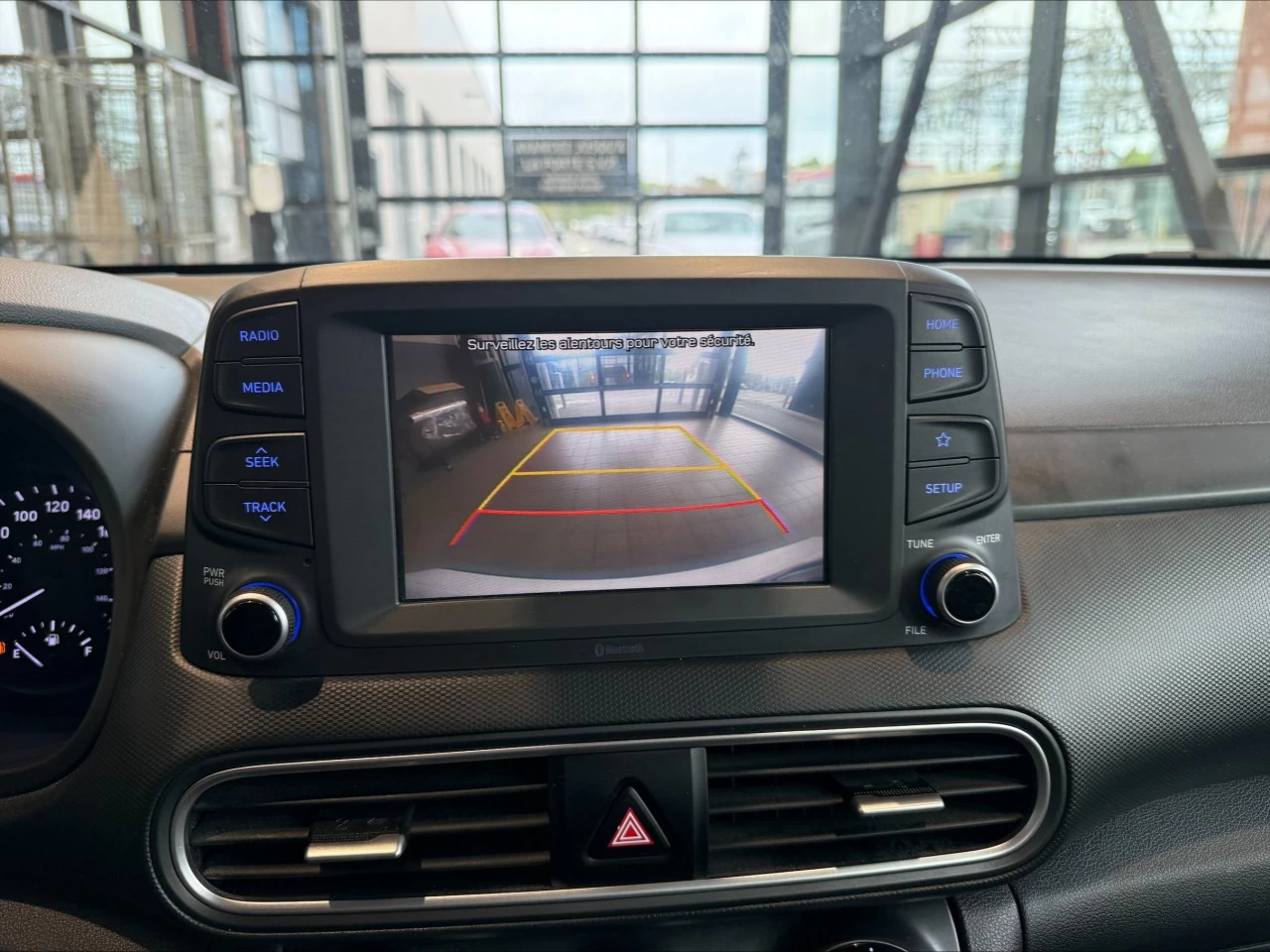 2020 Hyundai Kona Essential https://www.acuramontrealcentre.com/resize/b990ff35b810a3abc0cc817b2ca24889-1