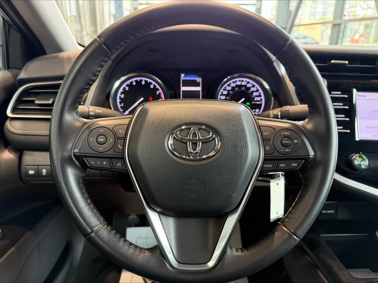 2019 Toyota Camry SE https://www.acuramontrealcentre.com/resize/b990ff35b810a3abc0cc817b2ca24889-1