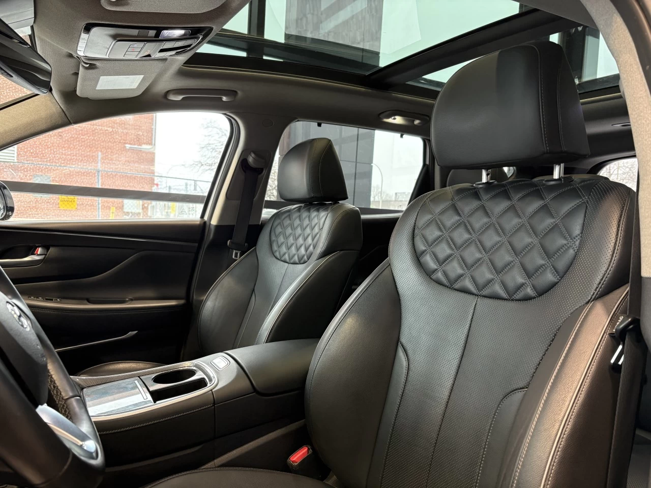 2021 Hyundai Santa Fe hybride Luxury https://www.acuramontrealcentre.com/resize/b990ff35b810a3abc0cc817b2ca24889-1