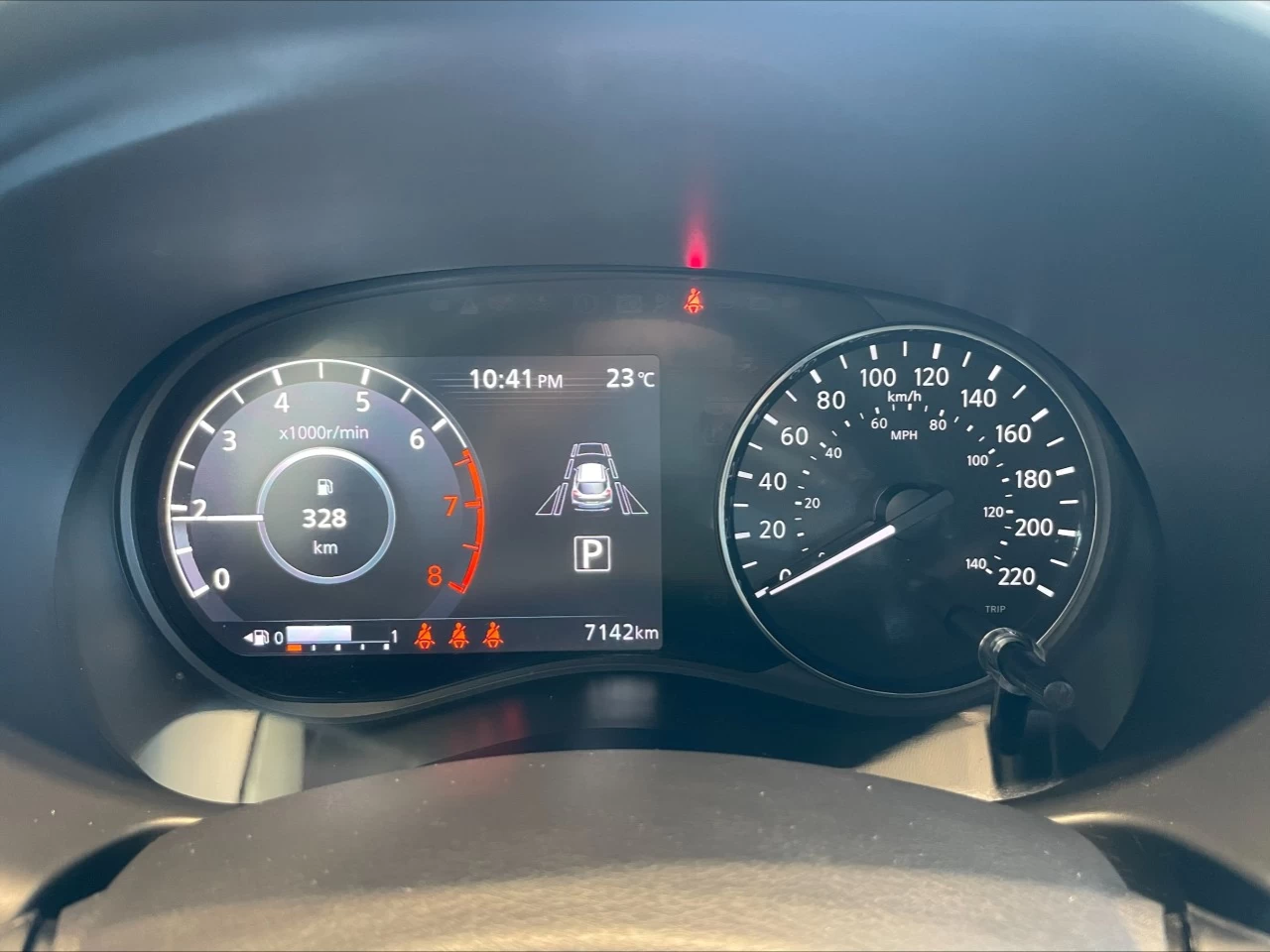 2024 Nissan Kicks SV https://www.acuramontrealcentre.com/resize/b990ff35b810a3abc0cc817b2ca24889-1