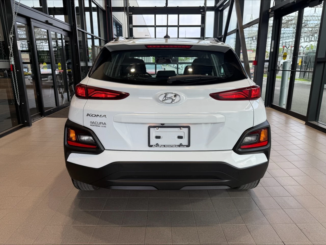 2020 Hyundai Kona Essential https://www.acuramontrealcentre.com/resize/b990ff35b810a3abc0cc817b2ca24889-1