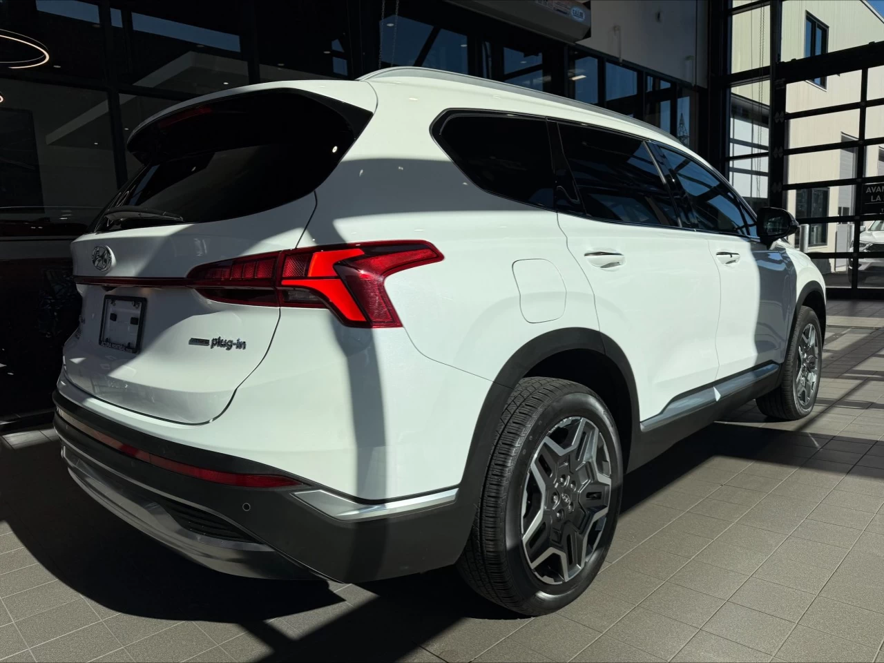 2022 Hyundai Santa Fe Luxury PHEV https://www.acuramontrealcentre.com/resize/b990ff35b810a3abc0cc817b2ca24889-1