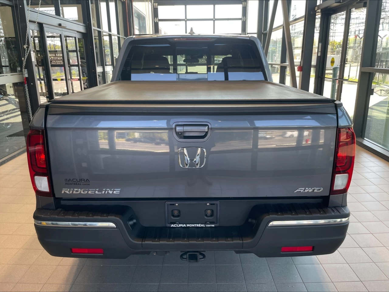 2020 Honda Ridgeline Sport https://www.acuramontrealcentre.com/resize/b990ff35b810a3abc0cc817b2ca24889-1