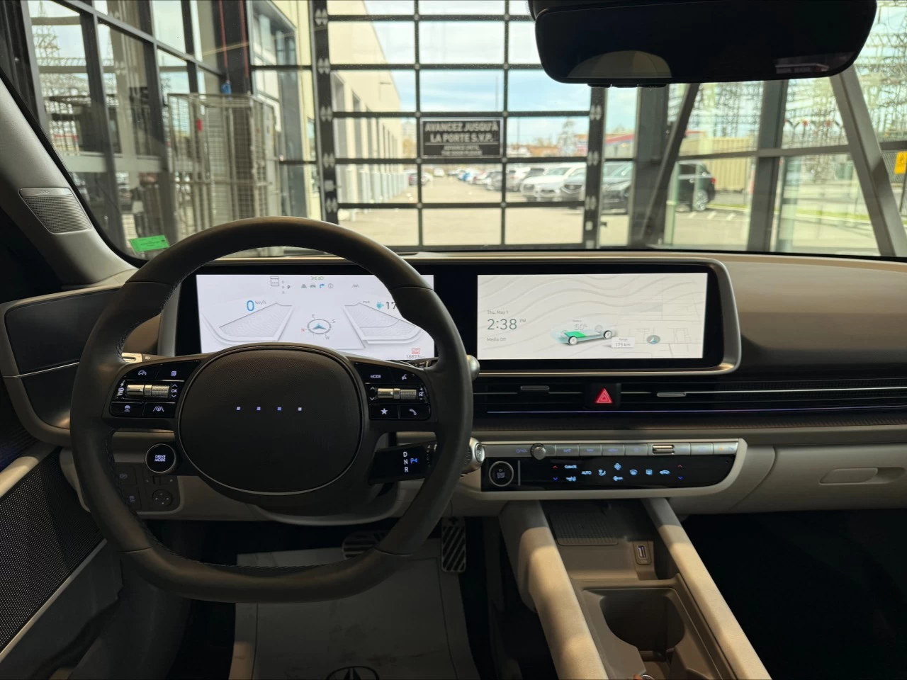 2024 Hyundai Ioniq Preferred Longue Range AWD Ultimate https://www.acuramontrealcentre.com/resize/b990ff35b810a3abc0cc817b2ca24889-1