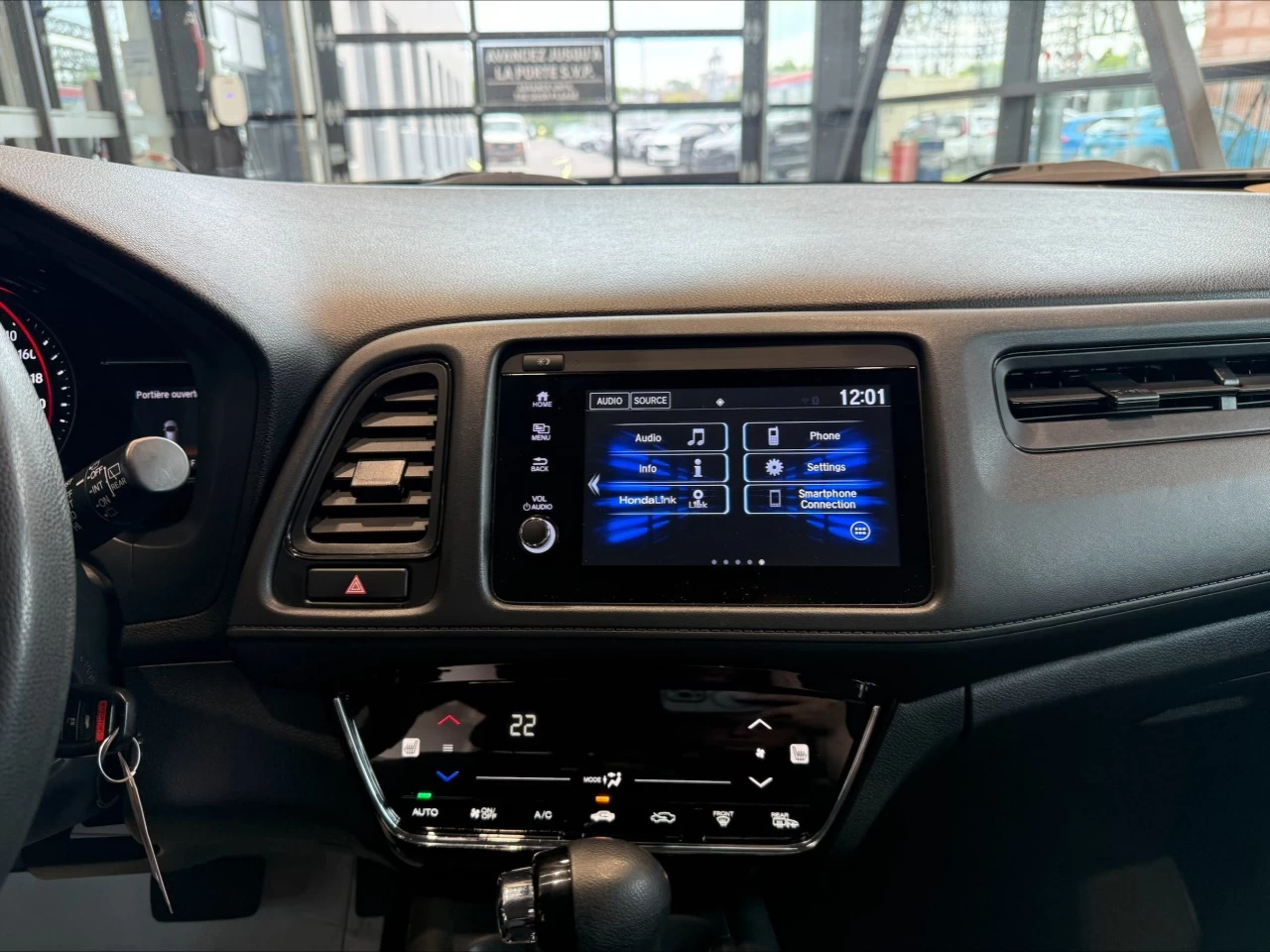2022 Honda HR-V LX https://www.acuramontrealcentre.com/resize/b990ff35b810a3abc0cc817b2ca24889-1
