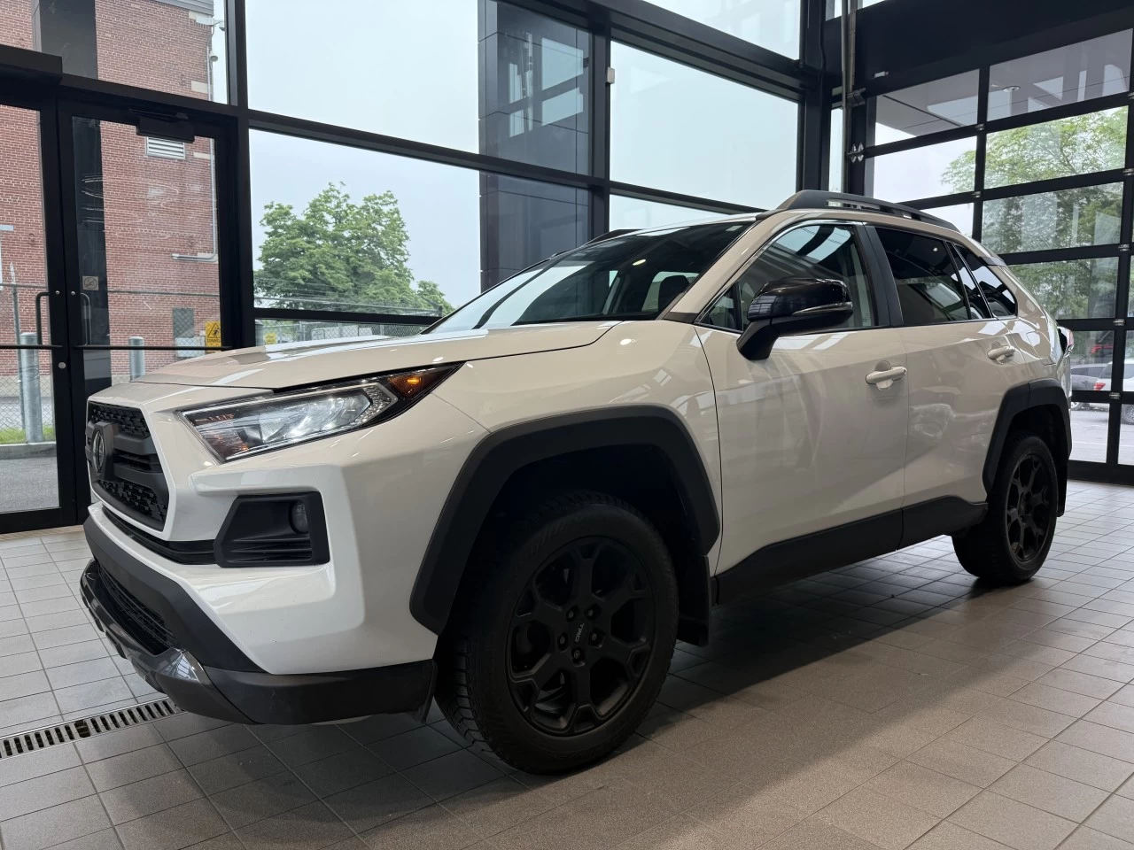 2021 Toyota RAV4 Trail https://www.acuramontrealcentre.com/resize/b990ff35b810a3abc0cc817b2ca24889-1