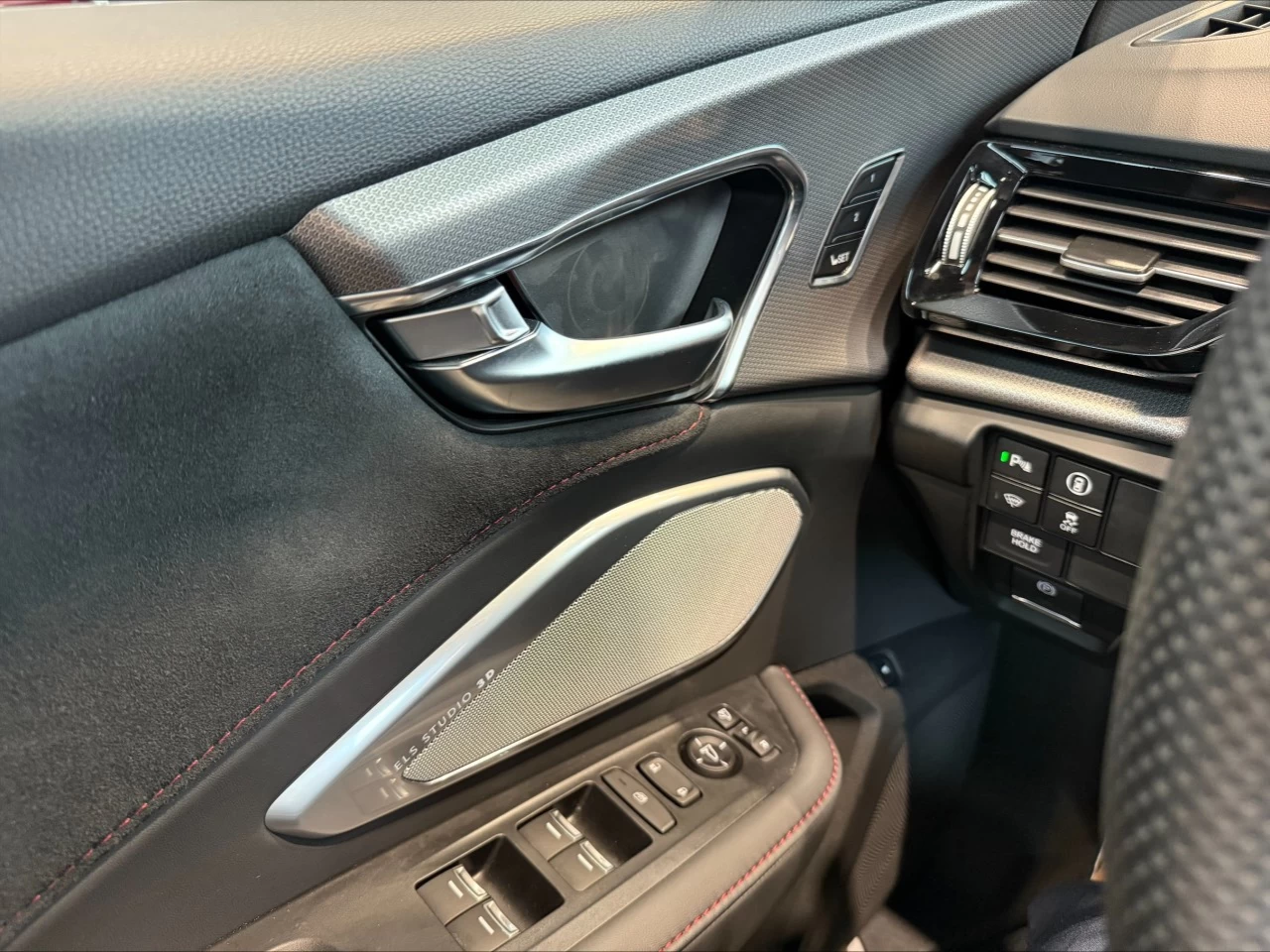2024 Acura RDX A-Spec https://www.acuramontrealcentre.com/resize/b990ff35b810a3abc0cc817b2ca24889-1