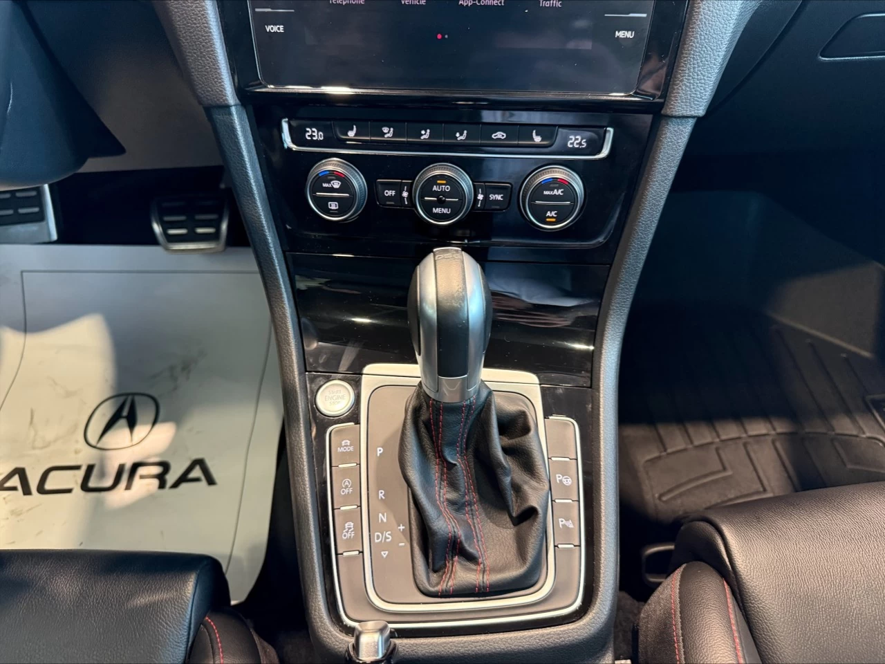 2019 Volkswagen Golf GTI Autobahn https://www.acuramontrealcentre.com/resize/b990ff35b810a3abc0cc817b2ca24889-1