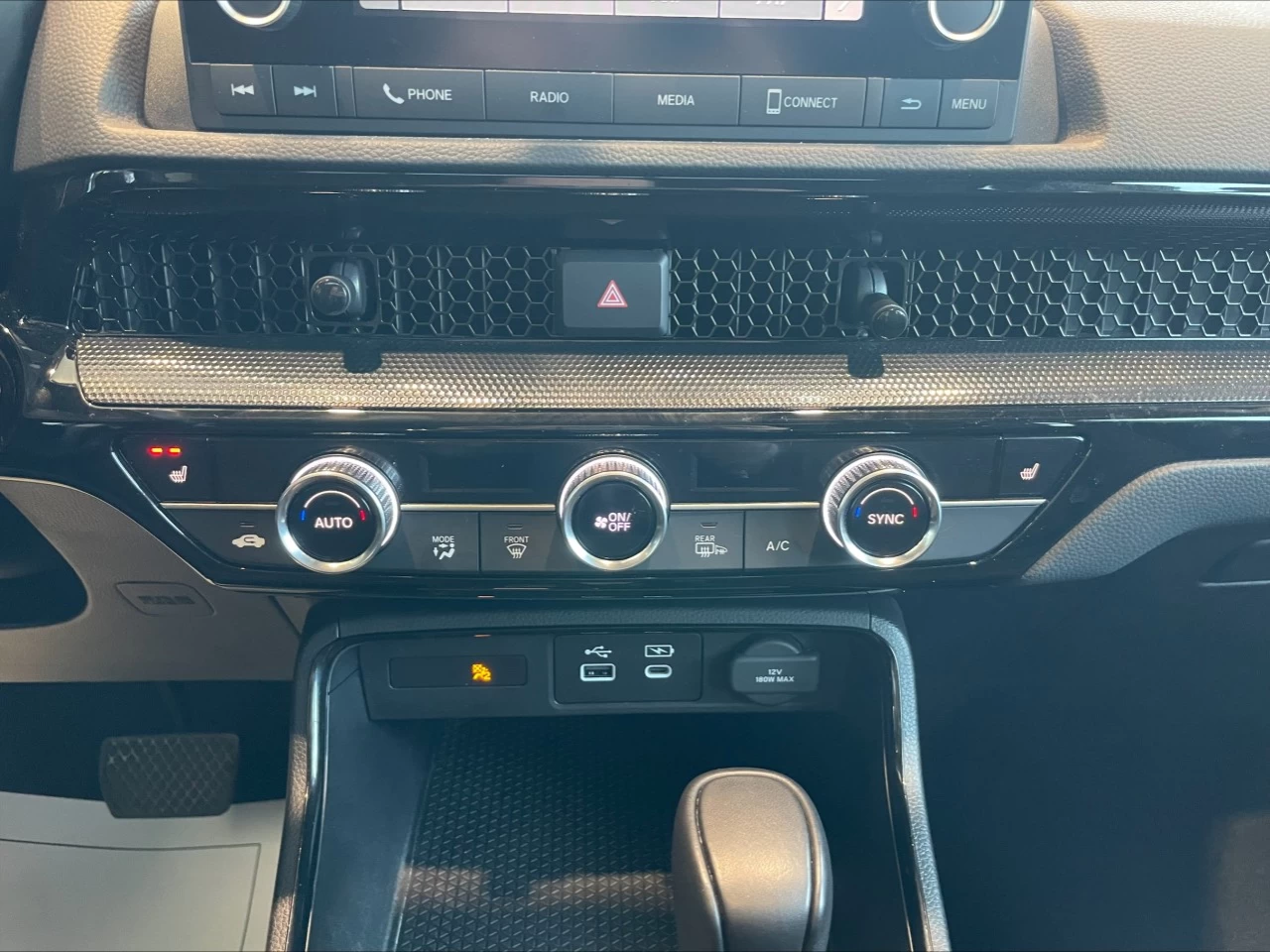 2024 Honda CR-V Sport https://www.acuramontrealcentre.com/resize/b990ff35b810a3abc0cc817b2ca24889-1