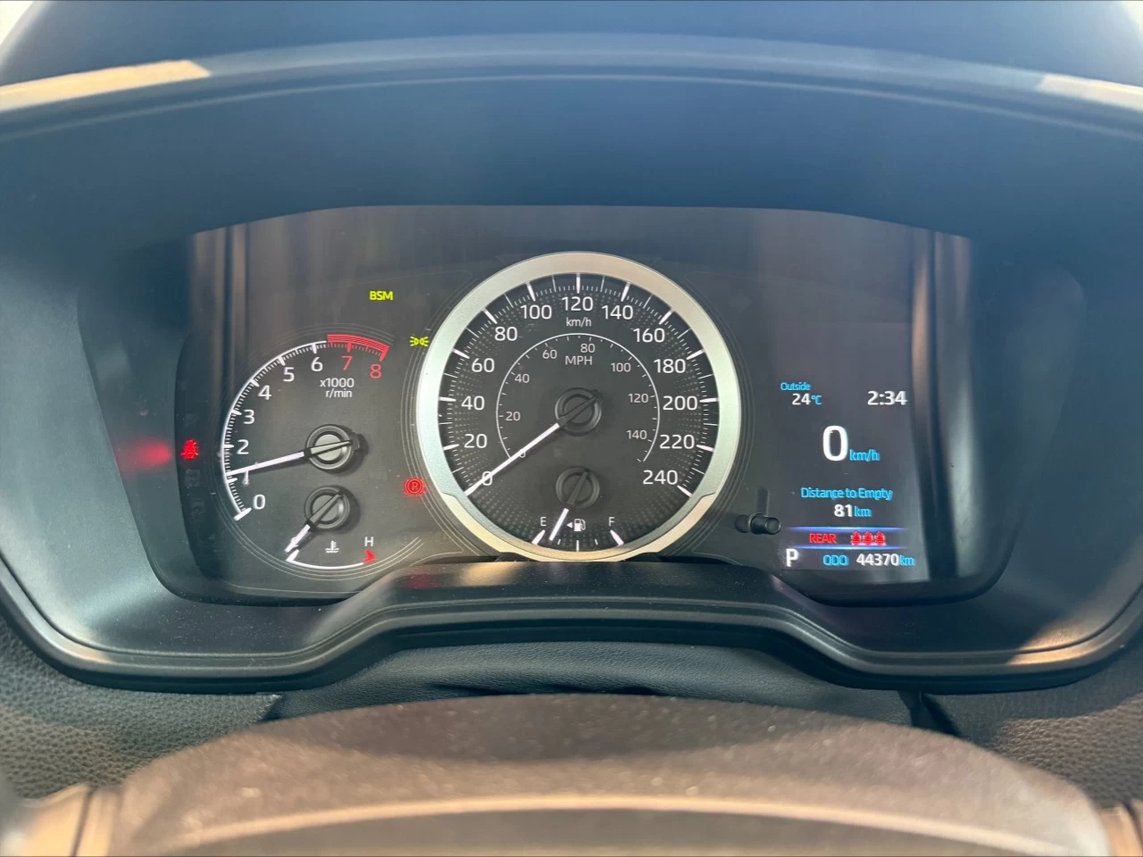 2022 Toyota Corolla LE https://www.acuramontrealcentre.com/resize/b990ff35b810a3abc0cc817b2ca24889-1