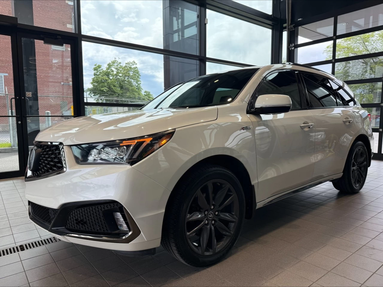 2019 Acura MDX Elite A-Spec https://www.acuramontrealcentre.com/resize/b990ff35b810a3abc0cc817b2ca24889-1