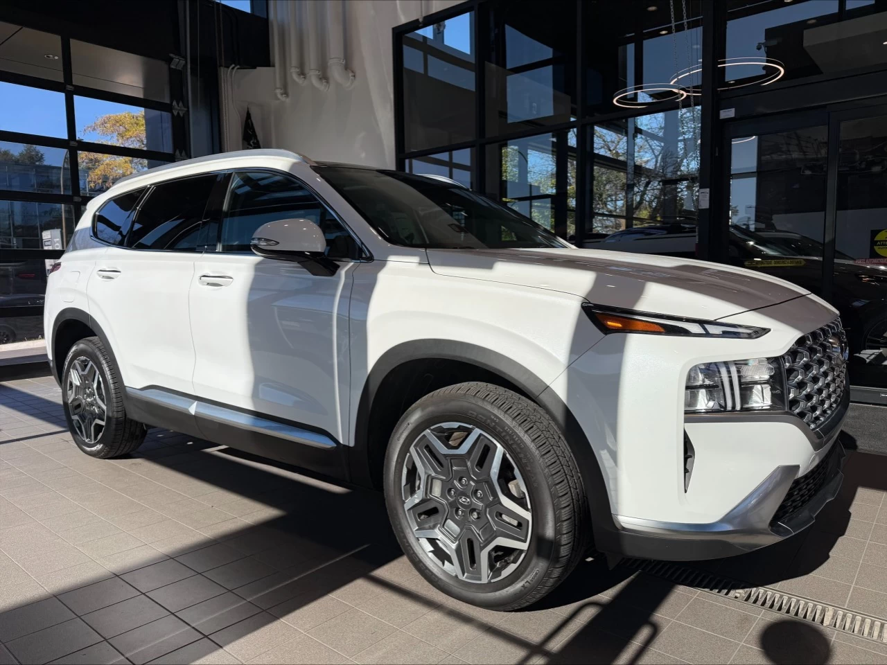 2022 Hyundai Santa Fe Luxury PHEV https://www.acuramontrealcentre.com/resize/b990ff35b810a3abc0cc817b2ca24889-1