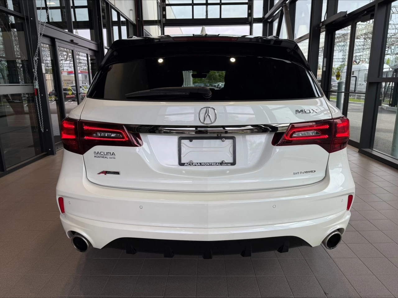 2019 Acura MDX Elite A-Spec https://www.acuramontrealcentre.com/resize/b990ff35b810a3abc0cc817b2ca24889-1