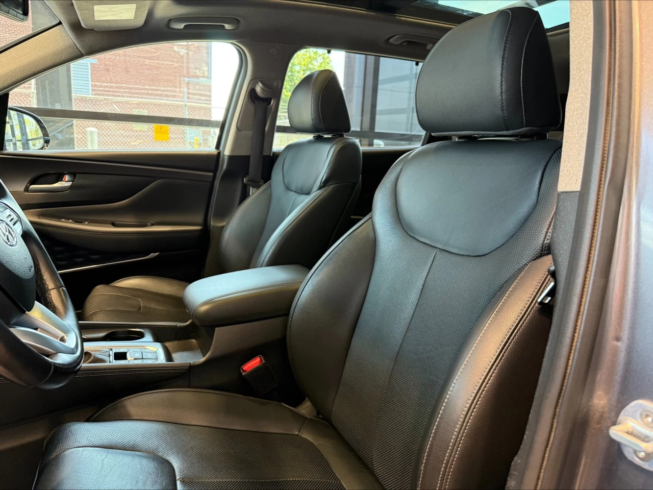 2019 Hyundai Santa Fe Luxury https://www.acuramontrealcentre.com/resize/b990ff35b810a3abc0cc817b2ca24889-1