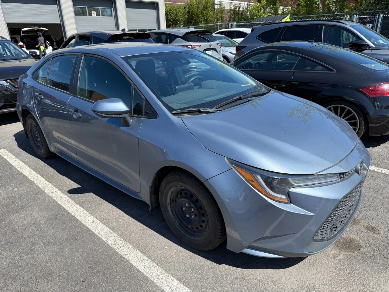 2022 Toyota Corolla LE https://www.acuramontrealcentre.com/resize/b990ff35b810a3abc0cc817b2ca24889-1