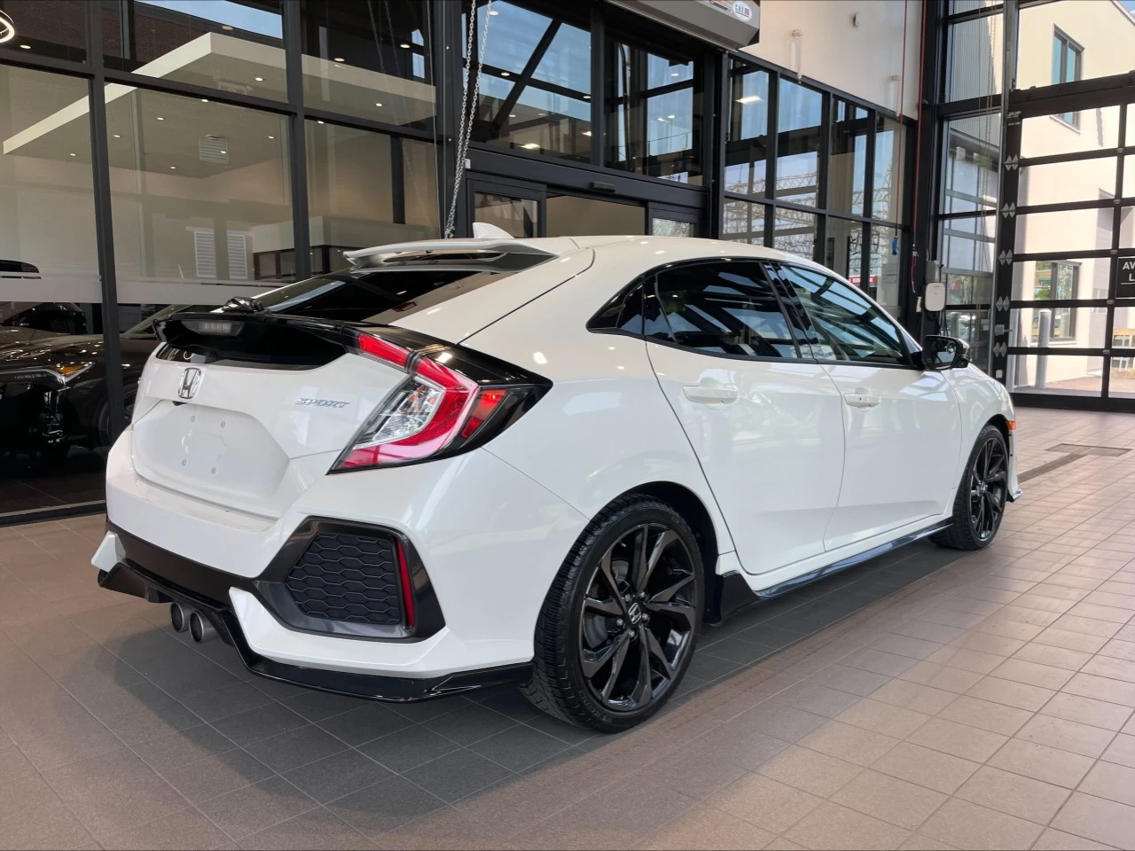 2019 Honda Civic Sport https://www.acuramontrealcentre.com/resize/b990ff35b810a3abc0cc817b2ca24889-1