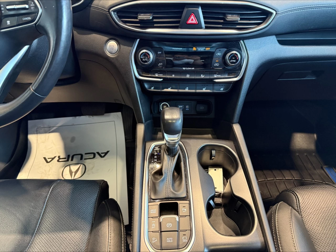 2019 Hyundai Santa Fe Luxury https://www.acuramontrealcentre.com/resize/b990ff35b810a3abc0cc817b2ca24889-1
