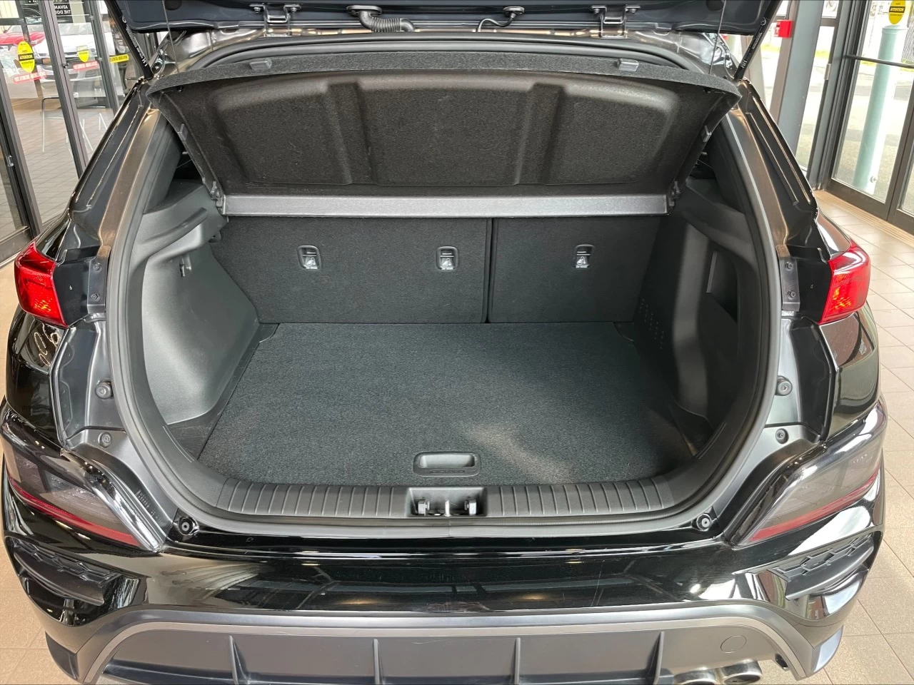 2022 Hyundai Kona 1.6T N Line https://www.acuramontrealcentre.com/resize/b990ff35b810a3abc0cc817b2ca24889-1