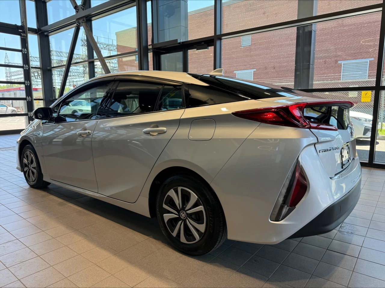 2019 Toyota Prius Prime Auto https://www.acuramontrealcentre.com/resize/b990ff35b810a3abc0cc817b2ca24889-1