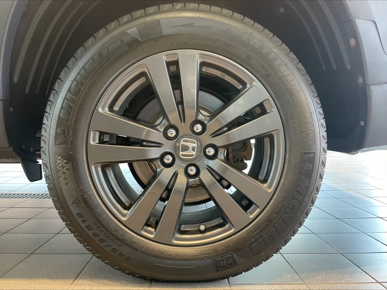 2020 Honda Ridgeline Sport https://www.acuramontrealcentre.com/resize/b990ff35b810a3abc0cc817b2ca24889-1