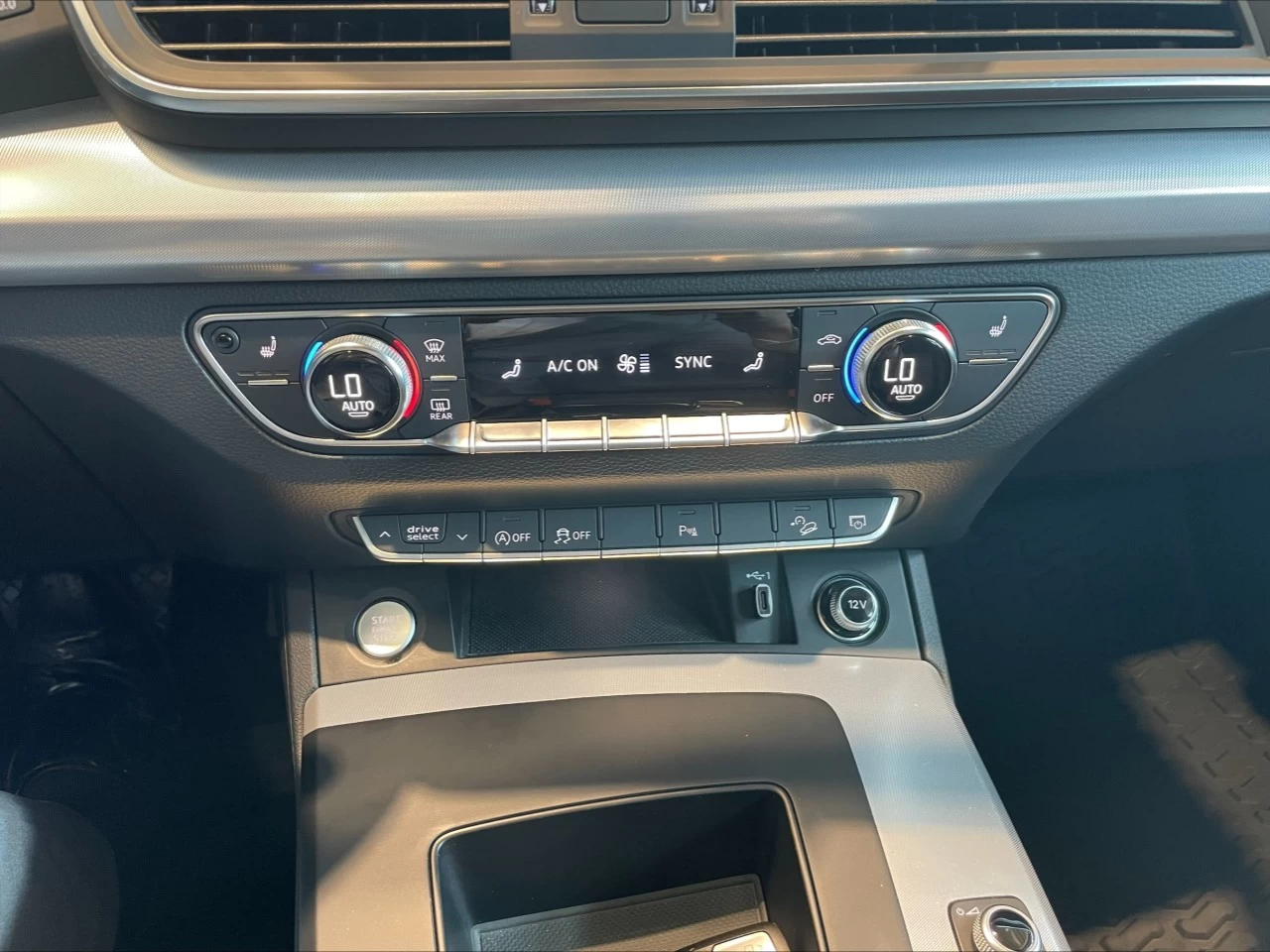 2021 Audi Q5 Progressiv https://www.acuramontrealcentre.com/resize/b990ff35b810a3abc0cc817b2ca24889-1