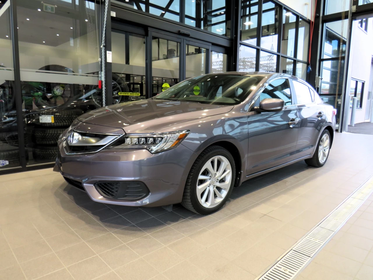 2018 Acura ILX Tech https://www.acuramontrealcentre.com/resize/b990ff35b810a3abc0cc817b2ca24889-1
