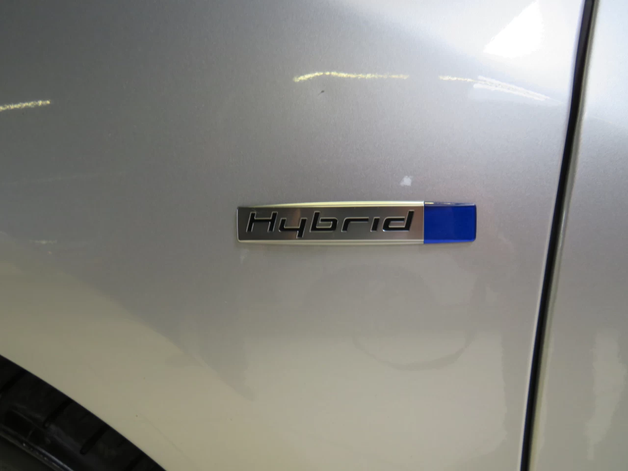 2015 Acura RLX Sport Hybrid https://www.acuramontrealcentre.com/resize/b990ff35b810a3abc0cc817b2ca24889-1