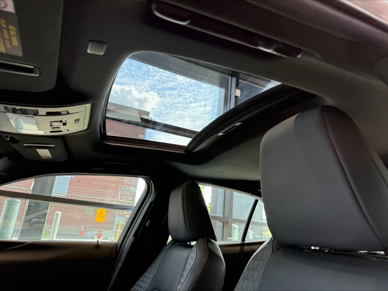 2021 Lexus UX250h UX 250h https://www.acuramontrealcentre.com/resize/b990ff35b810a3abc0cc817b2ca24889-1