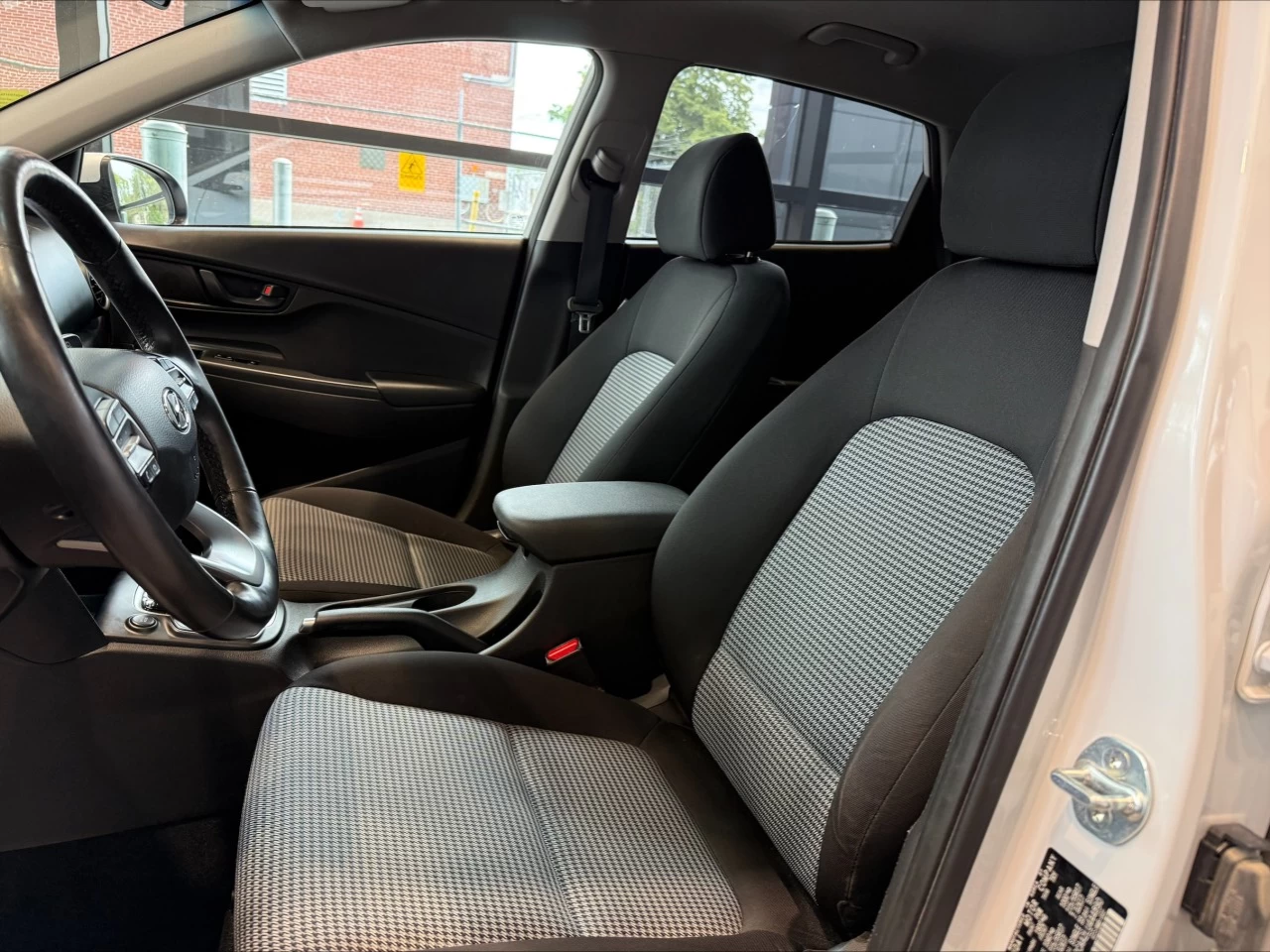 2020 Hyundai Kona Preferred https://www.acuramontrealcentre.com/resize/b990ff35b810a3abc0cc817b2ca24889-1